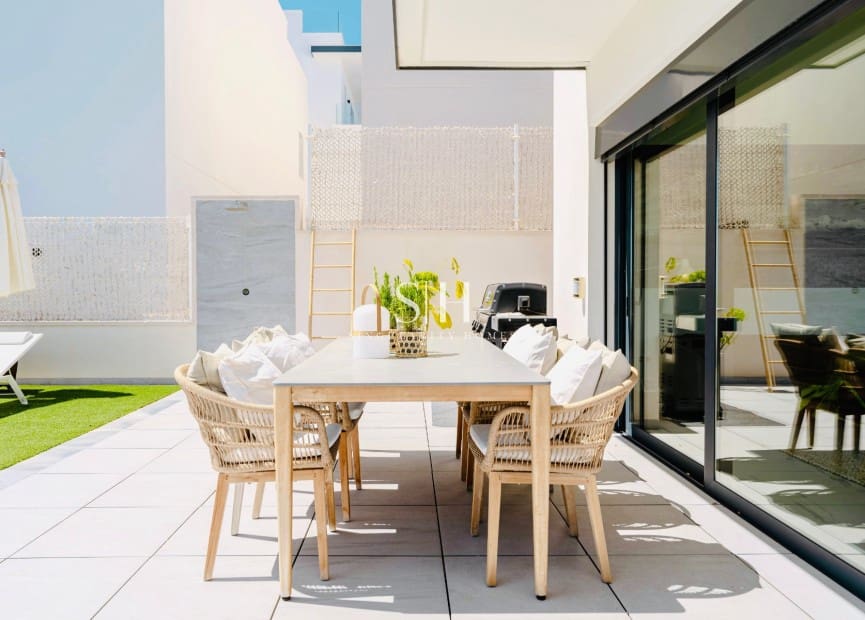 5 bedroom Villa for sale in San Miguel de Salinas with pool garage - € 780,000 (Ref: 9685503)