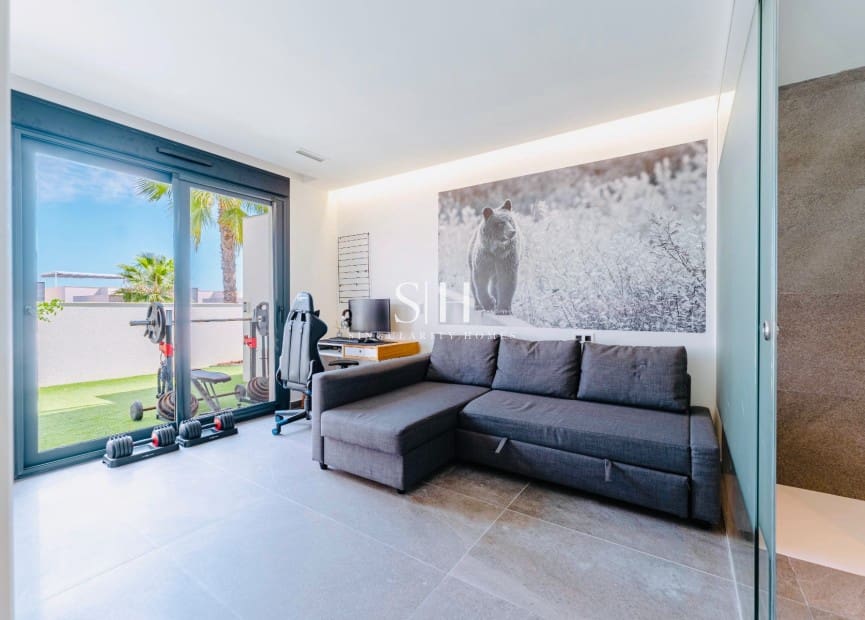 5 bedroom Villa for sale in San Miguel de Salinas with pool garage - € 780,000 (Ref: 9685503)