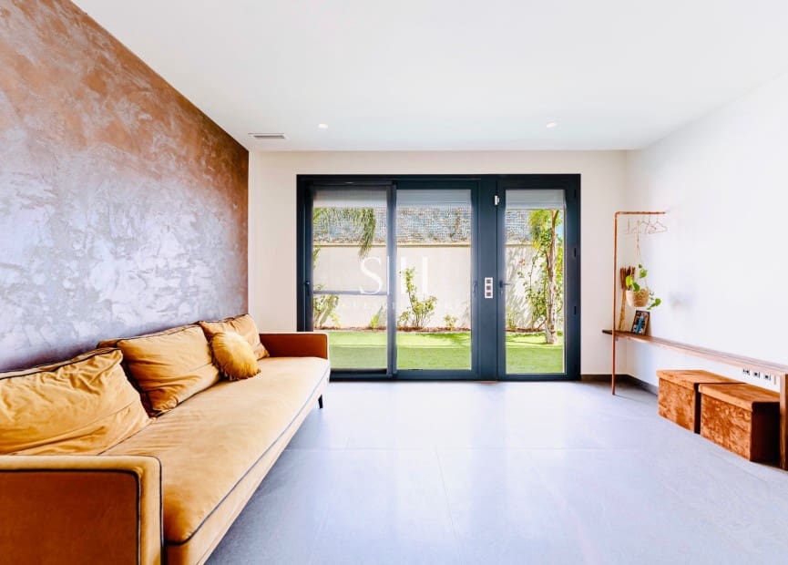 5 bedroom Villa for sale in San Miguel de Salinas with pool garage - € 780,000 (Ref: 9685503)