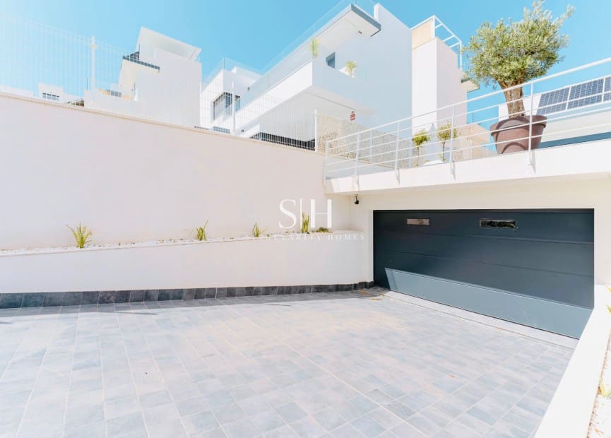 5 bedroom Villa for sale in San Miguel de Salinas with pool garage - € 780,000 (Ref: 9685503)