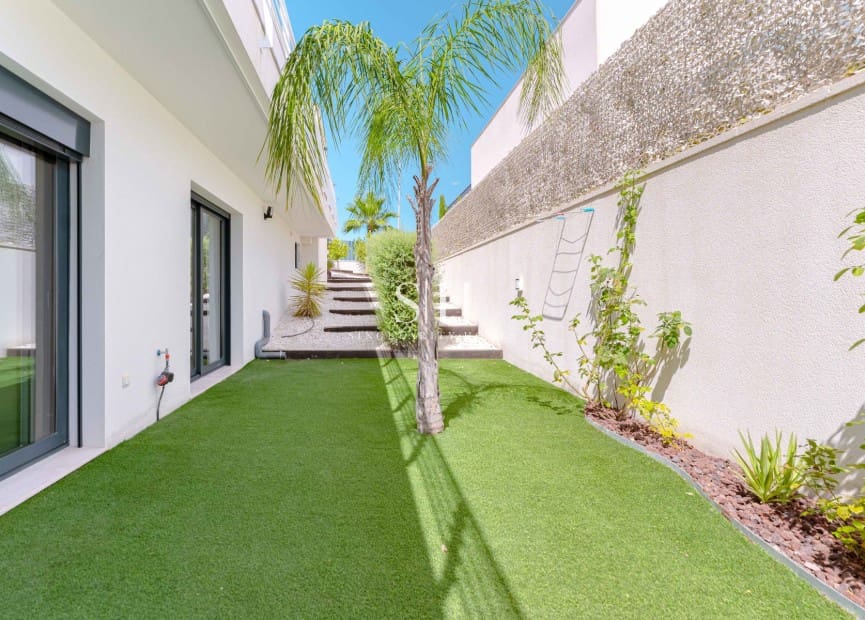 5 bedroom Villa for sale in San Miguel de Salinas with pool garage - € 780,000 (Ref: 9685503)