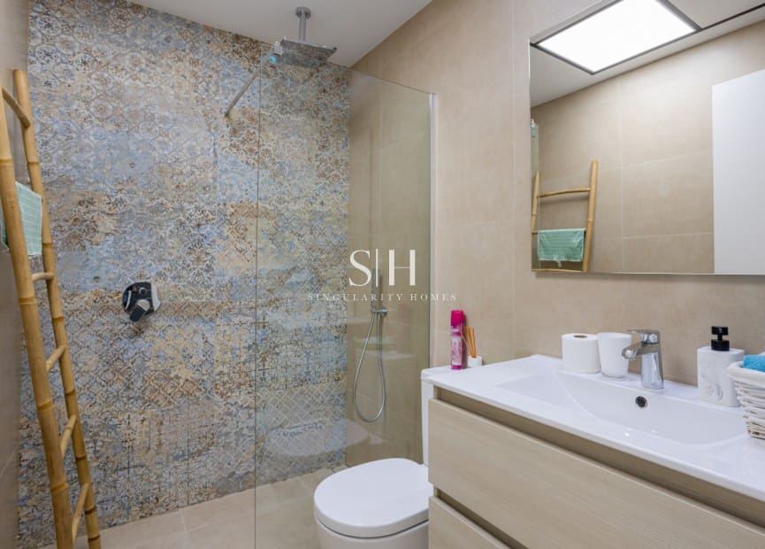 3 soveværelse Rækkehus til salg i Benijofar med swimmingpool garage - € 439.000 (Ref: 9685504)