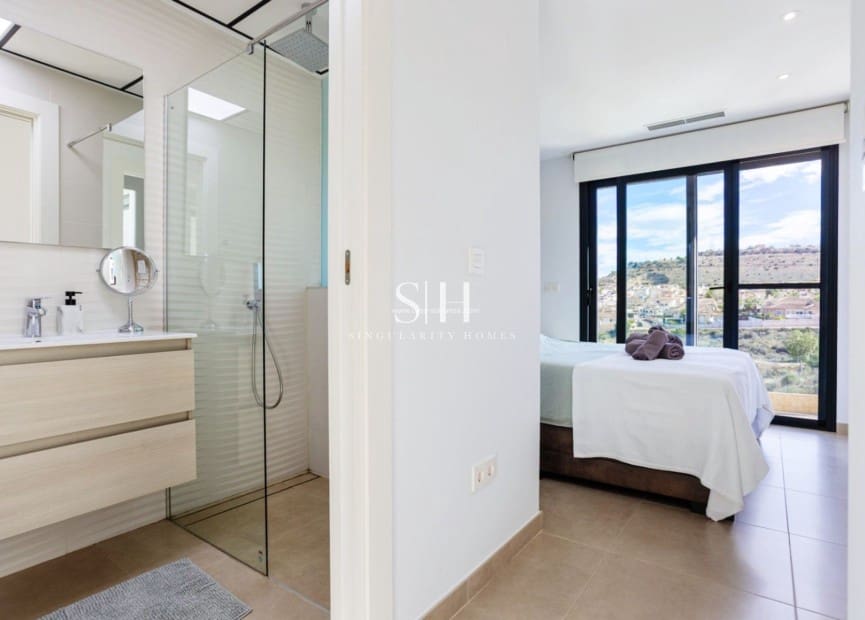 3 soveværelse Rækkehus til salg i Benijofar med swimmingpool garage - € 439.000 (Ref: 9685504)