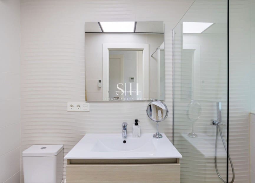 3 soveværelse Rækkehus til salg i Benijofar med swimmingpool garage - € 439.000 (Ref: 9685504)