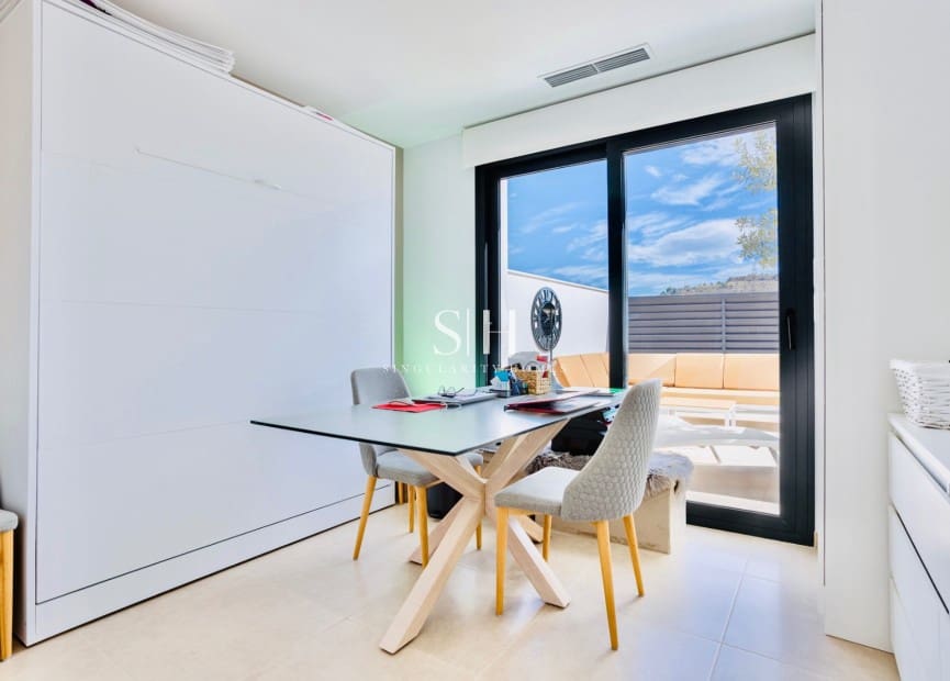 3 soveværelse Rækkehus til salg i Benijofar med swimmingpool garage - € 439.000 (Ref: 9685504)