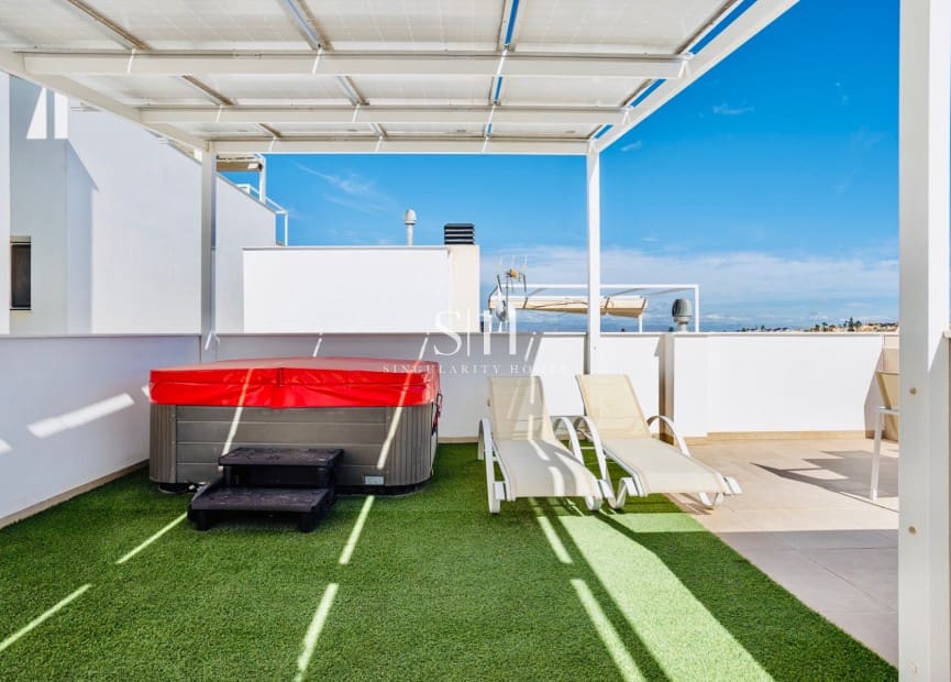 3 soveværelse Rækkehus til salg i Benijofar med swimmingpool garage - € 439.000 (Ref: 9685504)