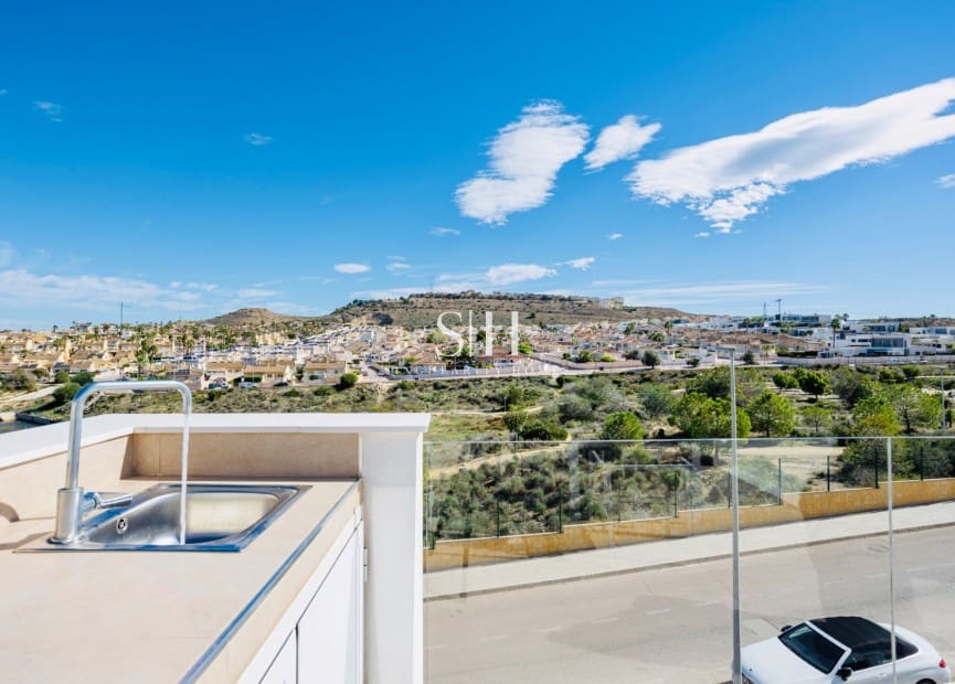 3 soveværelse Rækkehus til salg i Benijofar med swimmingpool garage - € 439.000 (Ref: 9685504)