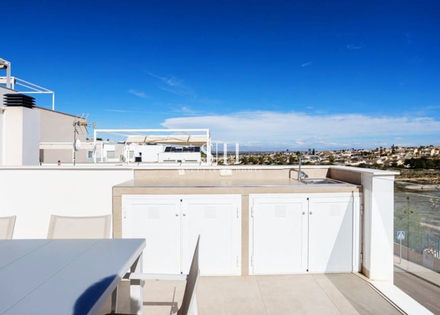 3 soveværelse Rækkehus til salg i Benijofar med swimmingpool garage - € 439.000 (Ref: 9685504)