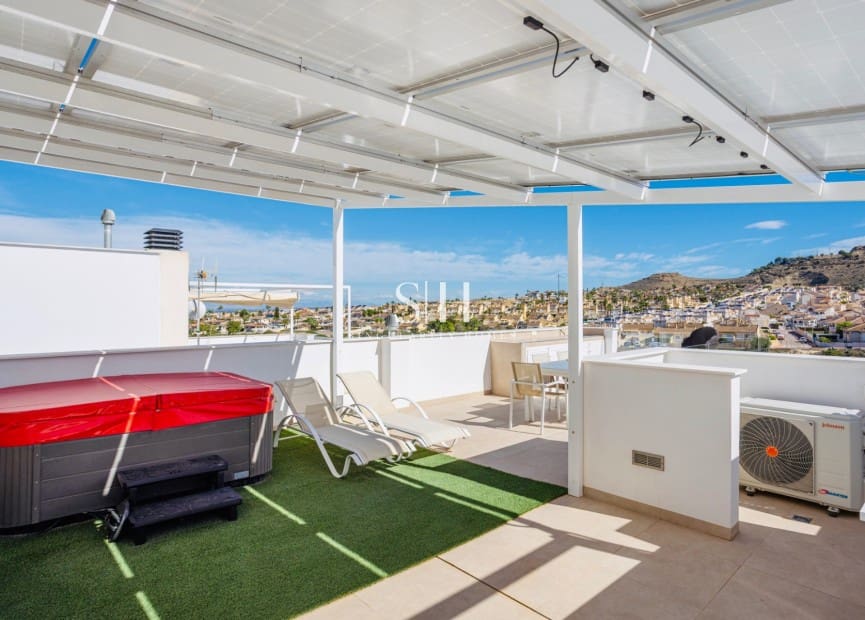 3 soveværelse Rækkehus til salg i Benijofar med swimmingpool garage - € 439.000 (Ref: 9685504)