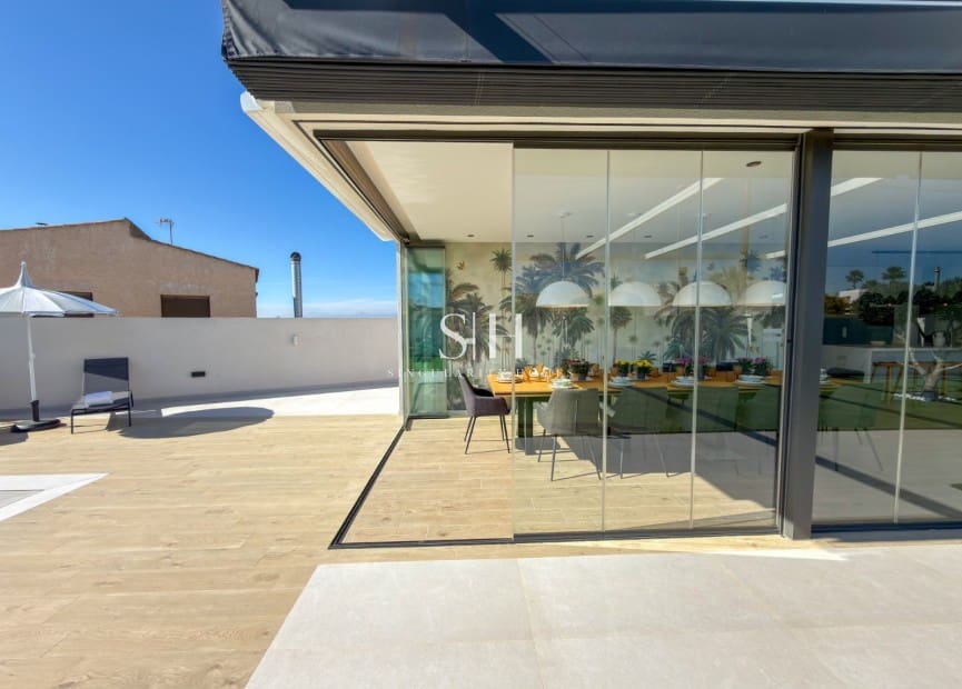 3 bedroom Villa for sale in San Fulgencio with pool garage - € 995,000 (Ref: 9689953)