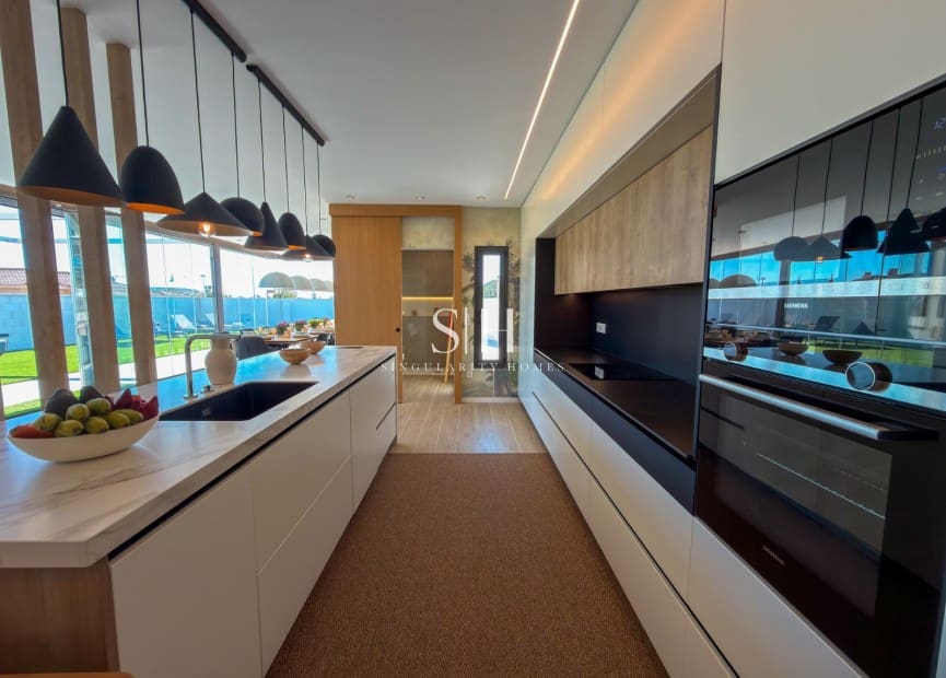 3 bedroom Villa for sale in San Fulgencio with pool garage - € 995,000 (Ref: 9689953)