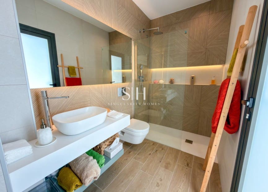 3 bedroom Villa for sale in San Fulgencio with pool garage - € 995,000 (Ref: 9689953)