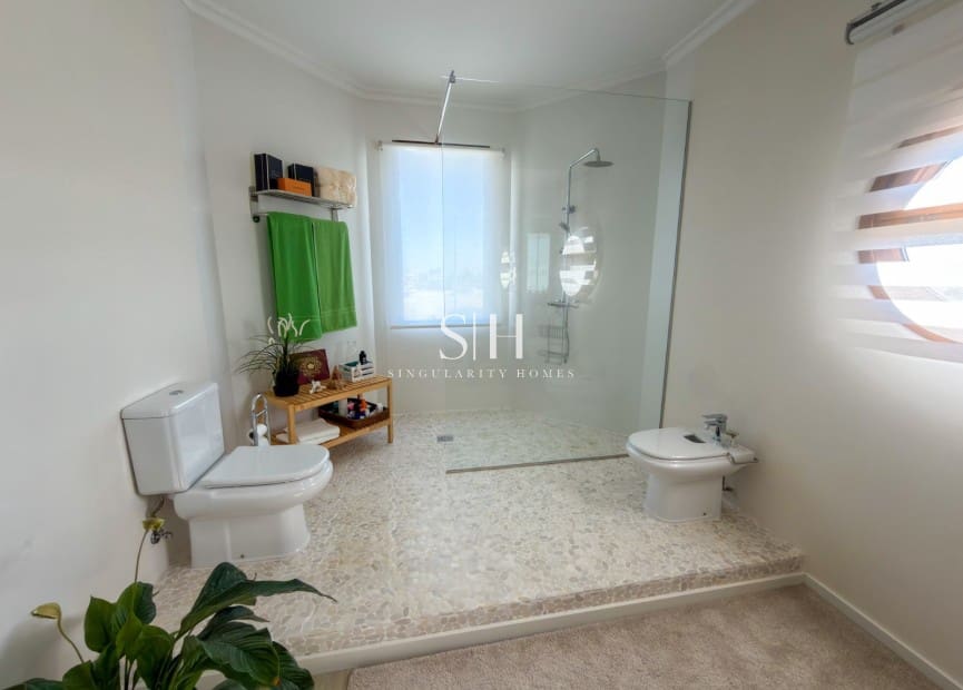 3 bedroom Villa for sale in San Fulgencio with pool garage - € 995,000 (Ref: 9689953)