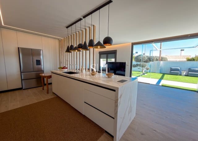 Chalet de 3 habitaciones en San Fulgencio en venta con piscina garaje - 995.000 € (Ref: 9689953)
