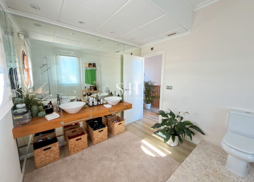 3 bedroom Villa for sale in San Fulgencio with pool garage - € 995,000 (Ref: 9689953)