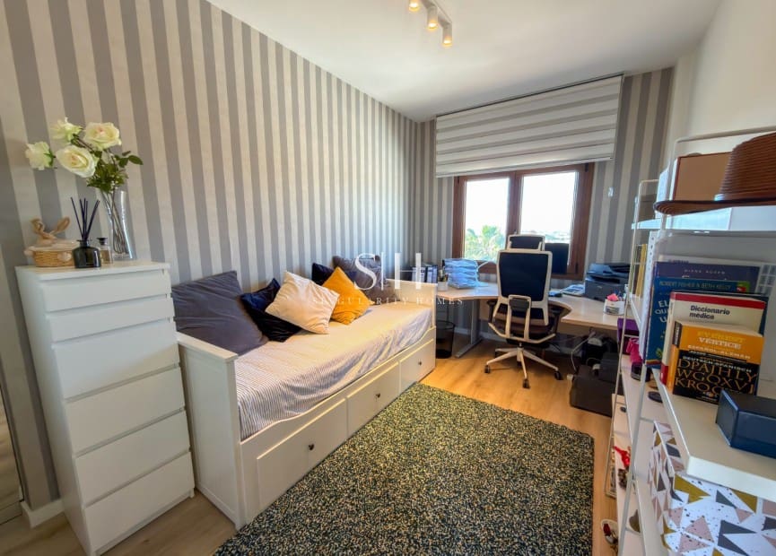 3 bedroom Villa for sale in San Fulgencio with pool garage - € 995,000 (Ref: 9689953)