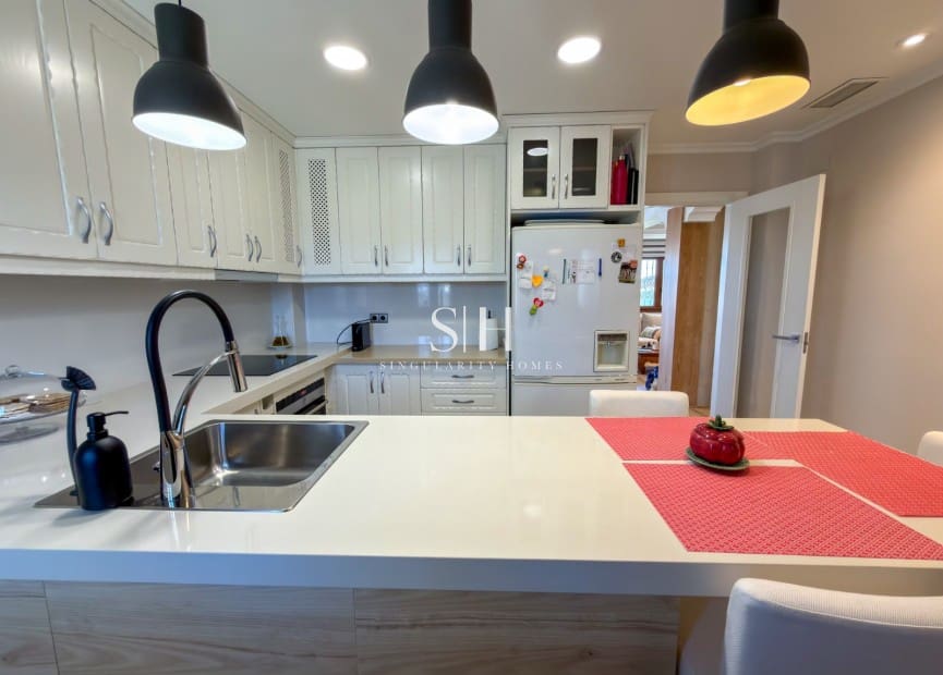 3 bedroom Villa for sale in San Fulgencio with pool garage - € 995,000 (Ref: 9689953)