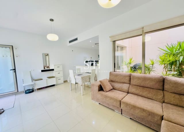 3 slaapkamer Rijtjeshuis te koop in Punta Prima, Orihuela met zwembad garage - € 375.000 (Ref: 9699912)