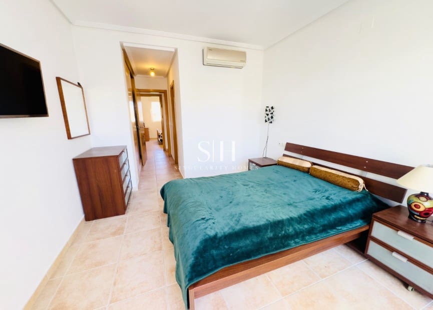 Apartamento de 2 habitaciones en La Veleta en venta con piscina garaje - 219.000 € (Ref: 9700039)