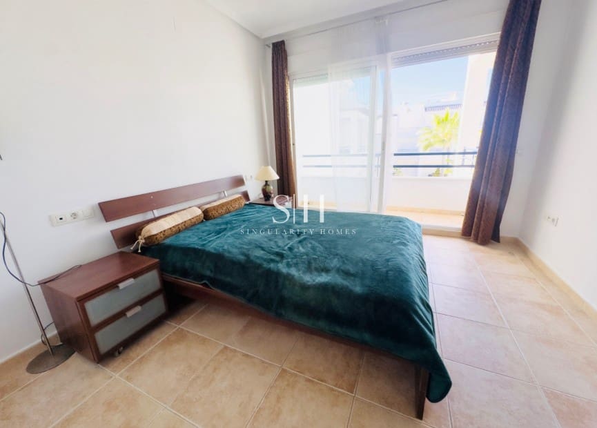 Apartamento de 2 habitaciones en La Veleta en venta con piscina garaje - 219.000 € (Ref: 9700039)