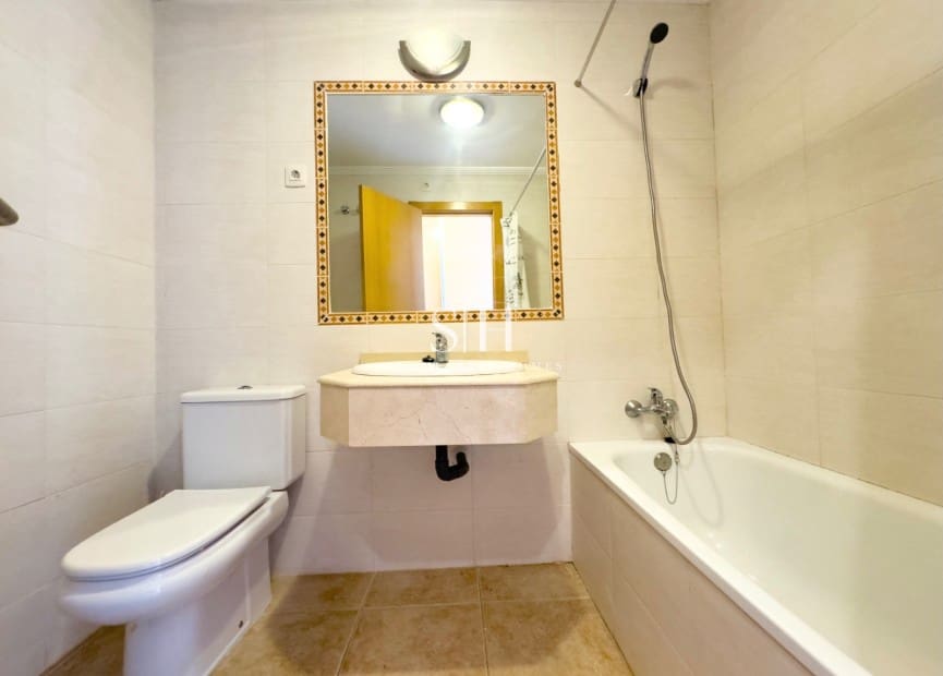 Apartamento de 2 habitaciones en La Veleta en venta con piscina garaje - 219.000 € (Ref: 9700039)