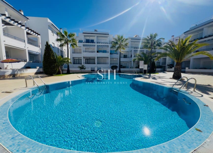 Apartamento de 2 habitaciones en La Veleta en venta con piscina garaje - 219.000 € (Ref: 9700039)