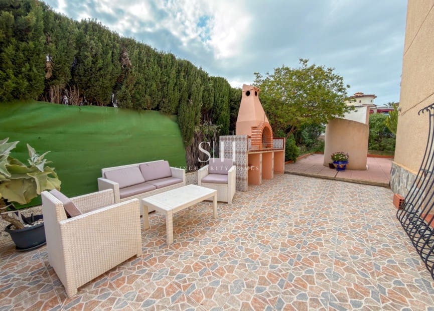 3 makuuhuone Huvila myytävänä paikassa Ciudad Quesada - 535 000 € (Ref: 9715399)