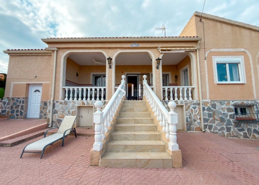 3 makuuhuone Huvila myytävänä paikassa Ciudad Quesada - 535 000 € (Ref: 9715399)