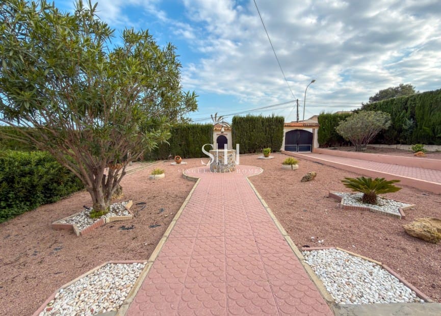 3 makuuhuone Huvila myytävänä paikassa Ciudad Quesada - 535 000 € (Ref: 9715399)