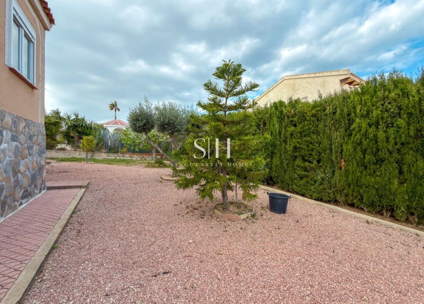 3 makuuhuone Huvila myytävänä paikassa Ciudad Quesada - 535 000 € (Ref: 9715399)