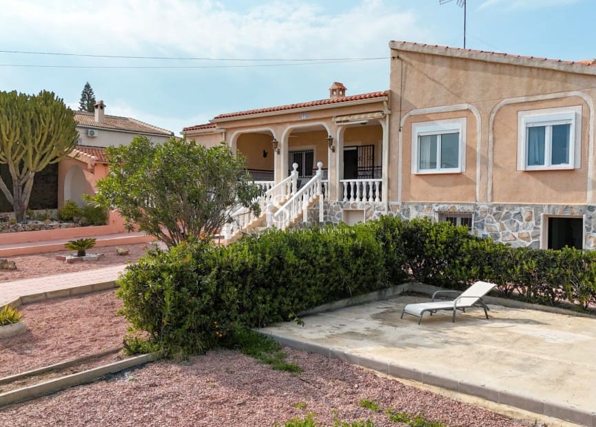 3 makuuhuone Huvila myytävänä paikassa Ciudad Quesada - 535 000 € (Ref: 9715399)