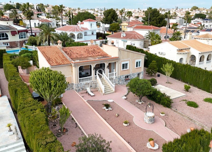 3 makuuhuone Huvila myytävänä paikassa Ciudad Quesada - 535 000 € (Ref: 9715399)