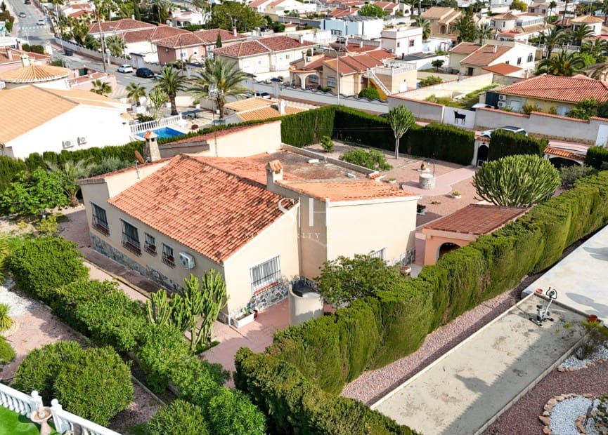 3 makuuhuone Huvila myytävänä paikassa Ciudad Quesada - 535 000 € (Ref: 9715399)