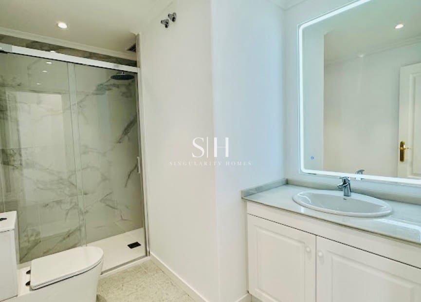 2 bedroom Apartment for sale in Campoamor with pool - € 249,000 (Ref: 9716488)