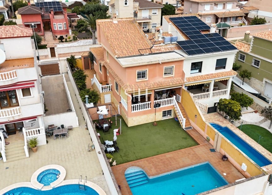 4 bedroom Villa for sale in Aguas Nuevas with pool garage - € 499,000 (Ref: 9749702)