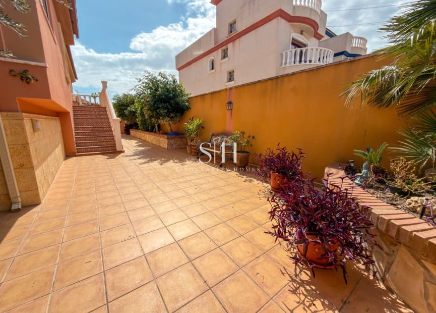 4 bedroom Villa for sale in Aguas Nuevas with pool garage - € 499,000 (Ref: 9749702)
