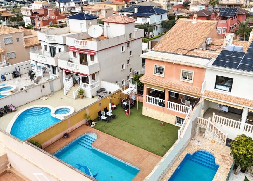 4 bedroom Villa for sale in Aguas Nuevas with pool garage - € 499,000 (Ref: 9749702)