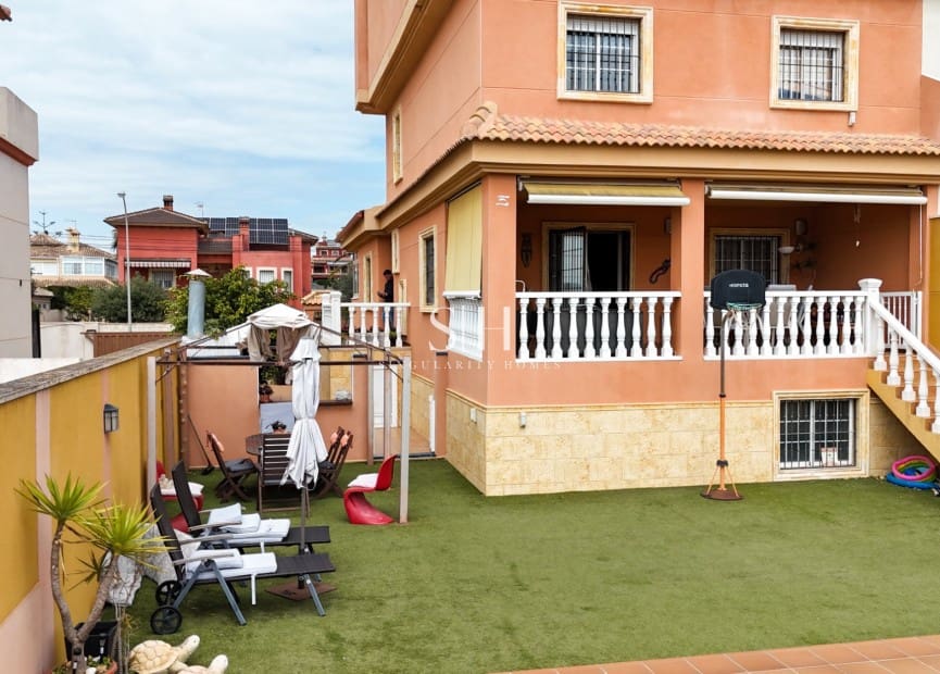 4 bedroom Villa for sale in Aguas Nuevas with pool garage - € 499,000 (Ref: 9749702)