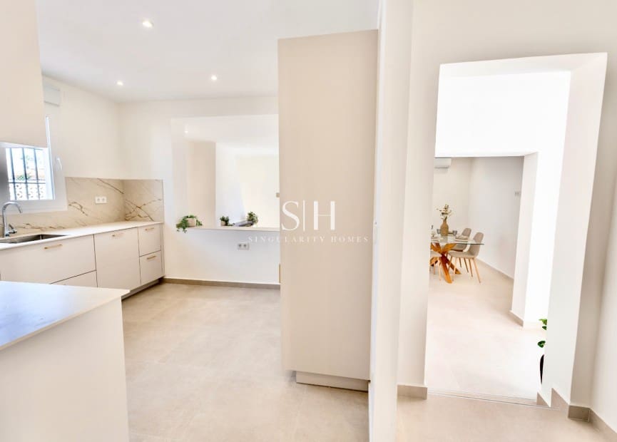 3 soverom Villa til salgs i Torrevieja med svømmebasseng - € 499 000 (Ref: 9786778)