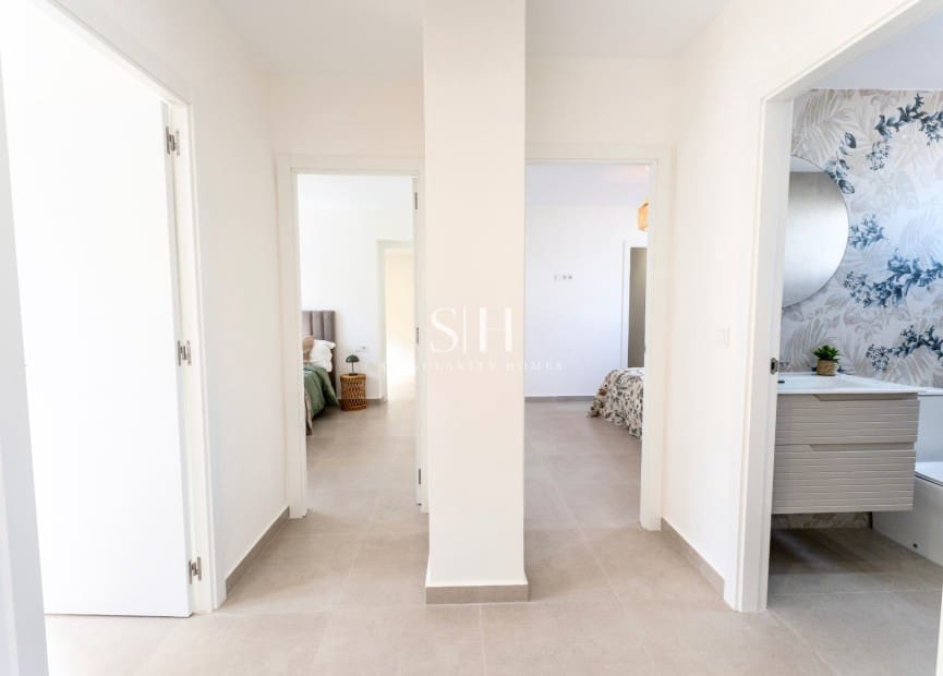 3 soverom Villa til salgs i Torrevieja med svømmebasseng - € 499 000 (Ref: 9786778)