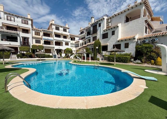 2 makuuhuone Huoneisto myytävänä paikassa Cabo Roig, Orihuela mukana uima-altaan - 205 000 € (Ref: 9793726)