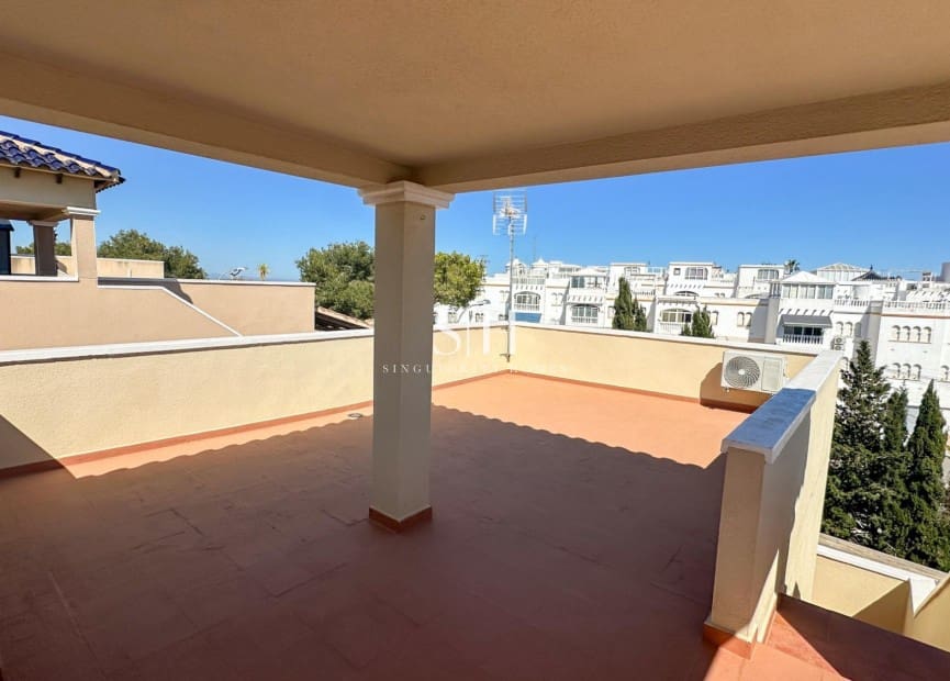 3 soveværelse Villa til salg i San Miguel de Salinas med swimmingpool - € 345.000 (Ref: 9793727)