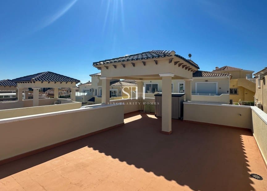 3 soveværelse Villa til salg i San Miguel de Salinas med swimmingpool - € 345.000 (Ref: 9793727)