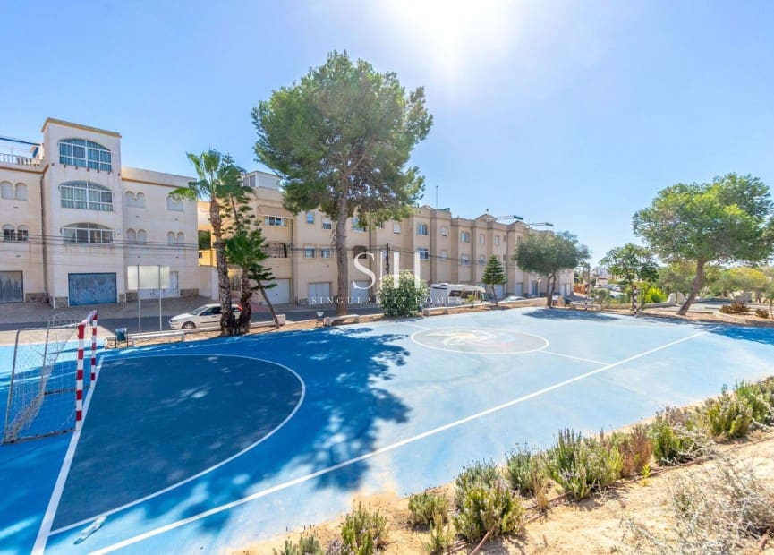 3 soveværelse Villa til salg i San Miguel de Salinas med swimmingpool - € 345.000 (Ref: 9793727)