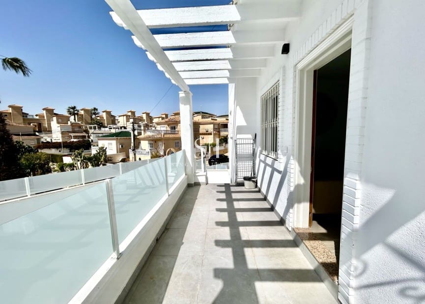 5 makuuhuone Huvila myytävänä paikassa Orihuela Costa - 459 000 € (Ref: 9804008)