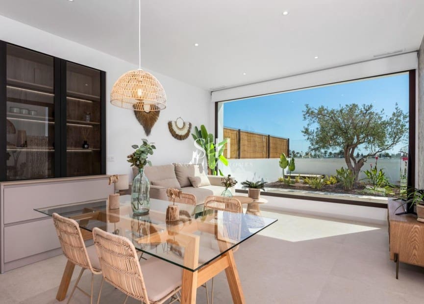 3 soverom Villa til salgs i Los Alcazares med svømmebasseng - € 565 000 (Ref: 9804009)