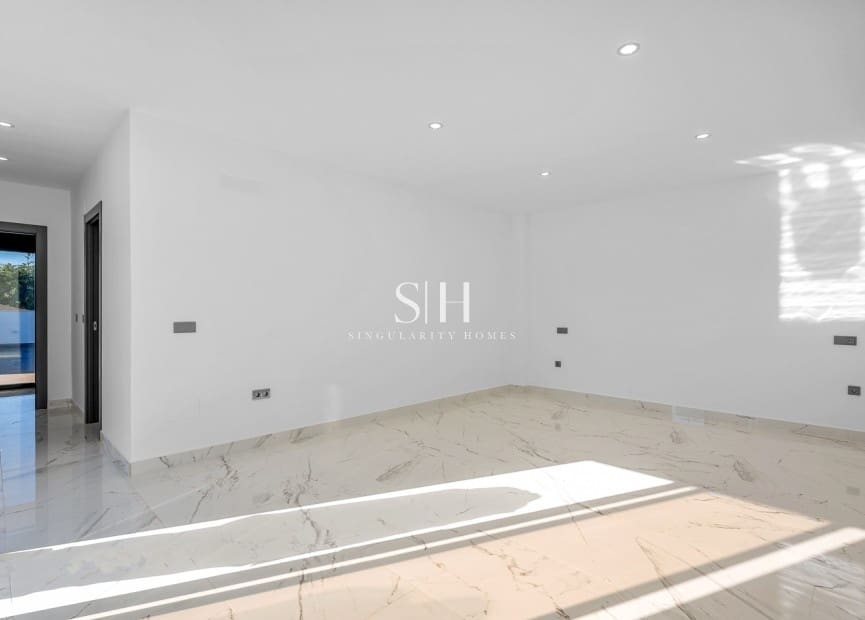 4 sypialnia Willa na sprzedaż w Campoamor z basenem - 985 000 € (Ref: 9804011)