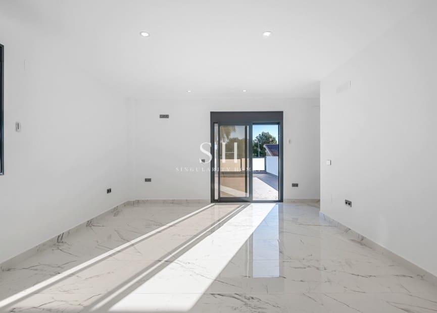 4 sypialnia Willa na sprzedaż w Campoamor z basenem - 985 000 € (Ref: 9804011)