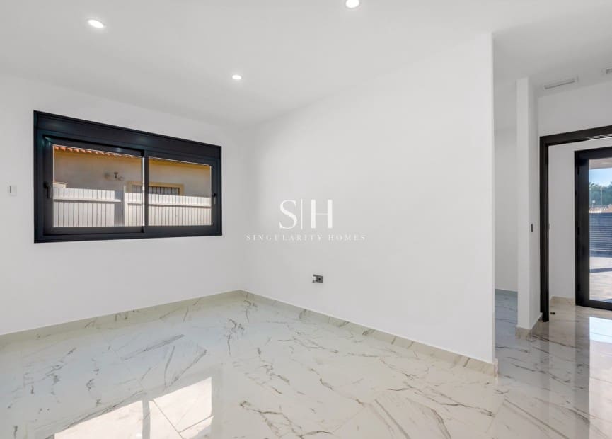 4 sypialnia Willa na sprzedaż w Campoamor z basenem - 985 000 € (Ref: 9804011)