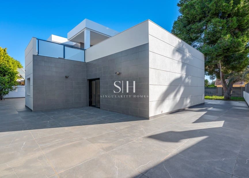 4 sypialnia Willa na sprzedaż w Campoamor z basenem - 985 000 € (Ref: 9804011)